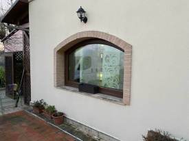 Infisso-in-PVC-ad-arco