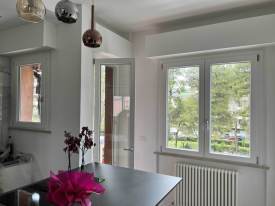 Infissi-in-PVC-colore-Bianco-massa-cucina